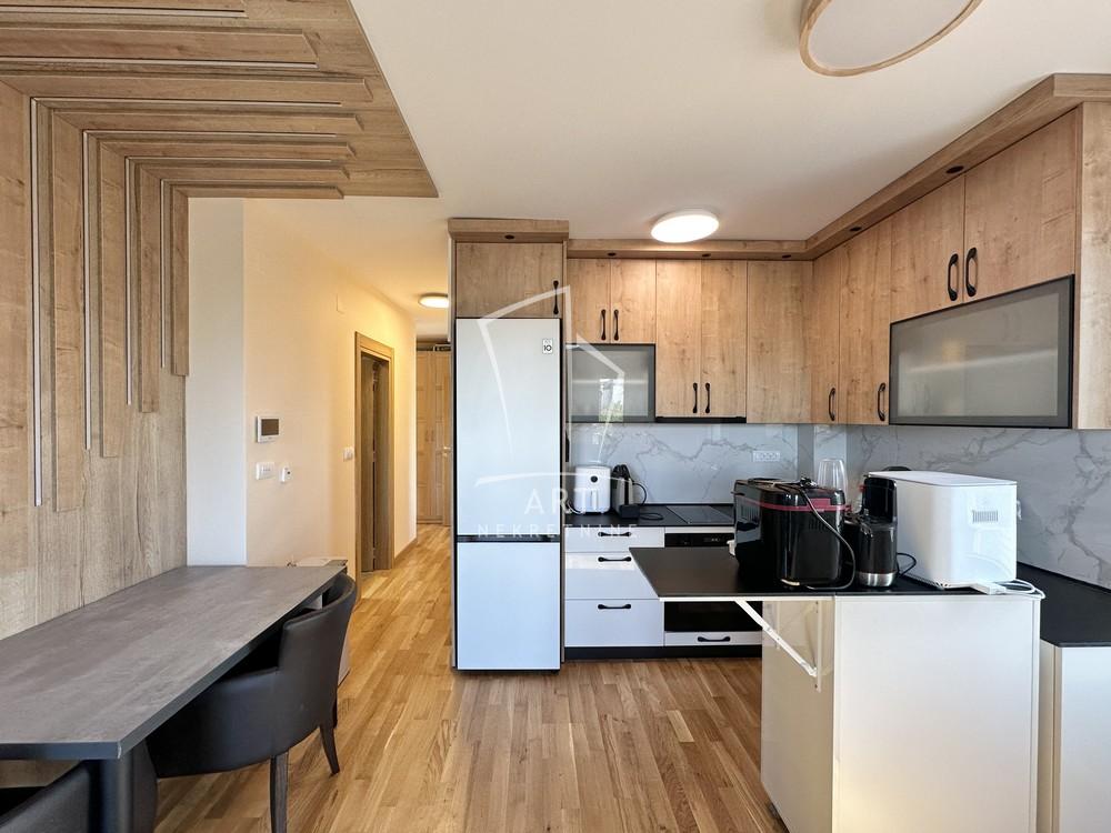 Stan na prodaju u Beogradu, Meandri, jednoiposoban, 46m2, cena 165000 evra