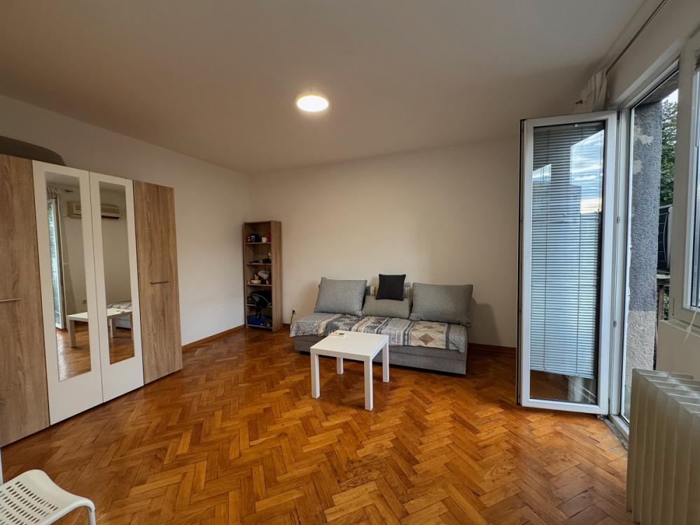 Stan na prodaju u Beogradu, Autokomanda, jednosoban, 31m2, cena 121000 evra
