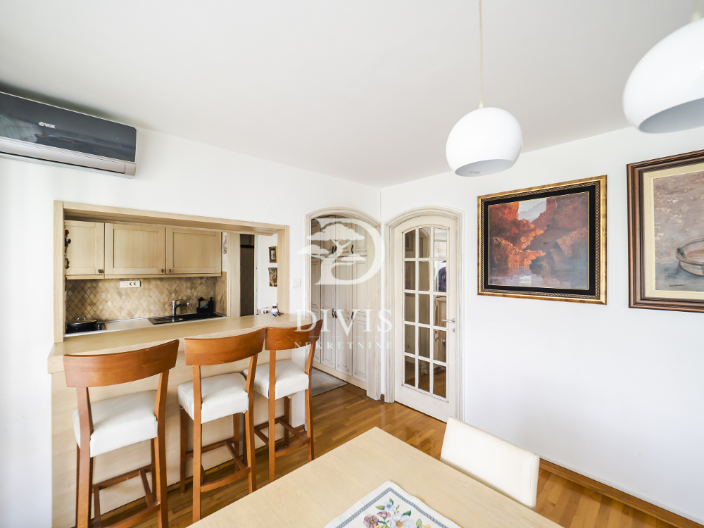 Stan na prodaju u Beogradu, Novi Beograd, 98m2, cena 389000 evra