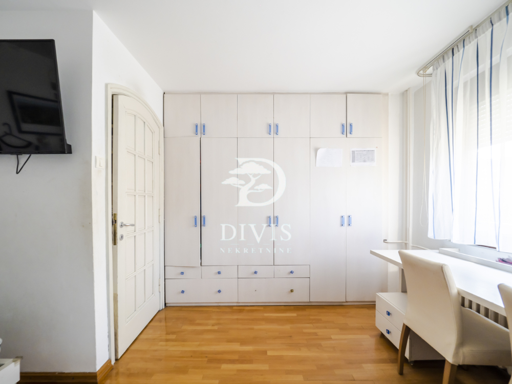 Stan na prodaju u Beogradu, Novi Beograd, 98m2, cena 389000 evra