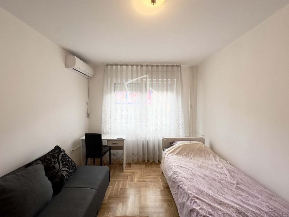 Stan na prodaju u Beogradu, Vračar (Hram), trosoban, 85m2, cena 390000 evra