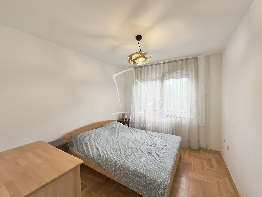 Stan na prodaju u Beogradu, Vračar (Hram), trosoban, 85m2, cena 390000 evra