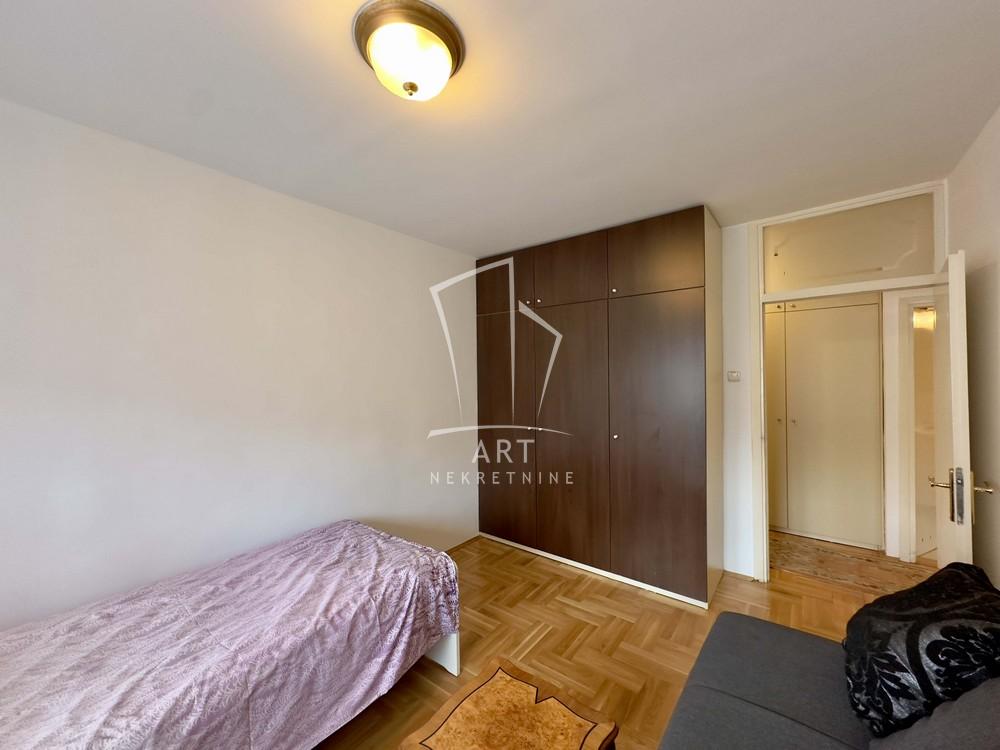 Stan na prodaju u Beogradu, Vračar (Hram), trosoban, 85m2, cena 390000 evra