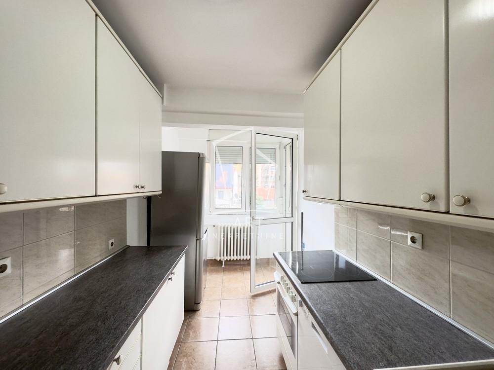 Stan na prodaju u Beogradu, Vračar (Hram), trosoban, 85m2, cena 390000 evra