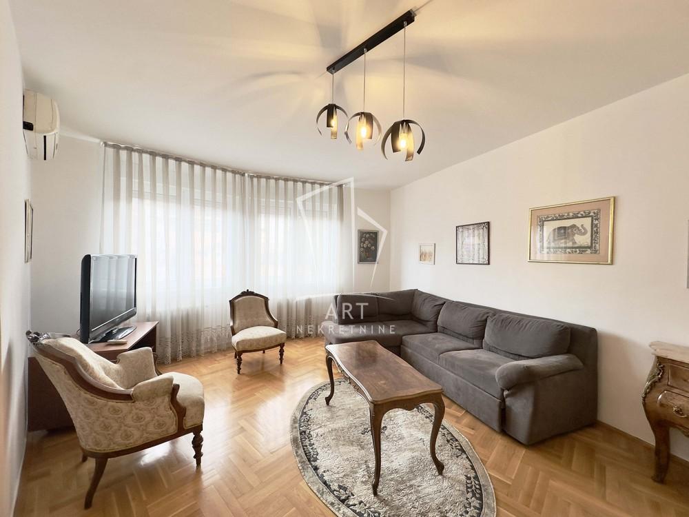 Stan na prodaju u Beogradu, Vračar (Hram), trosoban, 85m2, cena 390000 evra