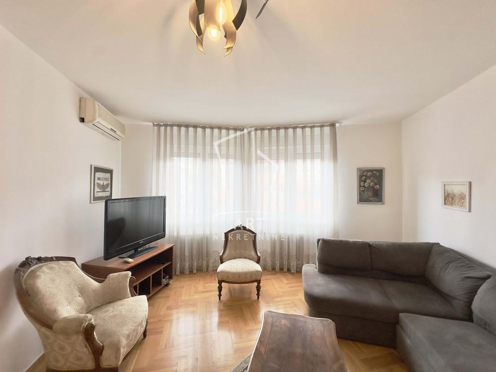 Stan na prodaju u Beogradu, Vračar (Hram), trosoban, 85m2, cena 390000 evra