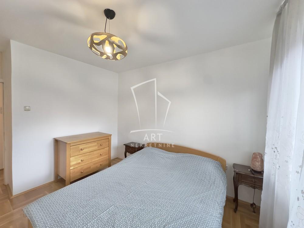 Stan na prodaju u Beogradu, Vračar (Hram), trosoban, 85m2, cena 390000 evra