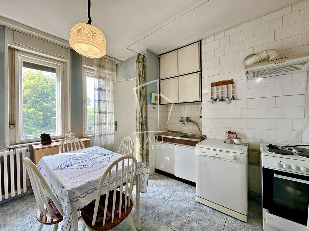 Stan na prodaju u Beogradu, Vračar (Hram), trosoban, 101m2, cena 345000 evra