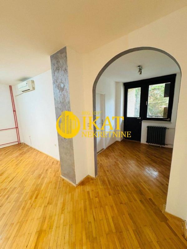 Stan na prodaju u Beogradu, Zvezdara, cetvorosoban, 68m2, cena 165000 evra