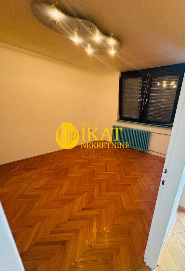 Stan na prodaju u Beogradu, Zvezdara, cetvorosoban, 68m2, cena 165000 evra