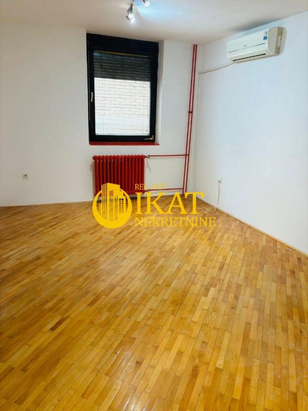 Stan na prodaju u Beogradu, Zvezdara, cetvorosoban, 68m2, cena 165000 evra