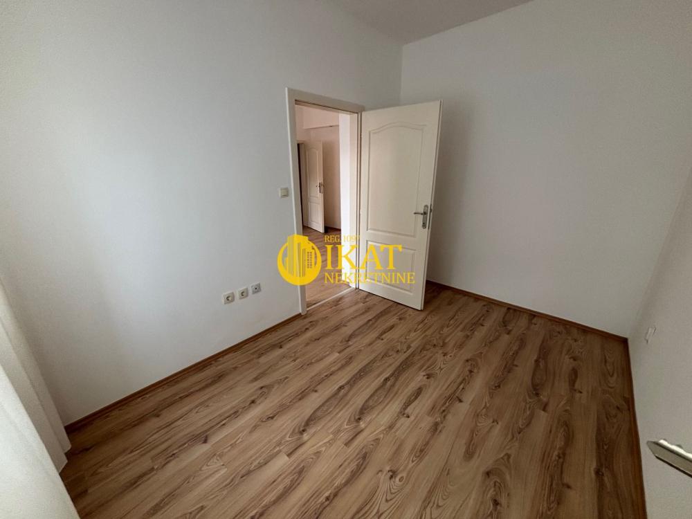 Stan na prodaju u Beogradu, Kumodraž, jednoiposoban, 45m2, cena 85000 evra
