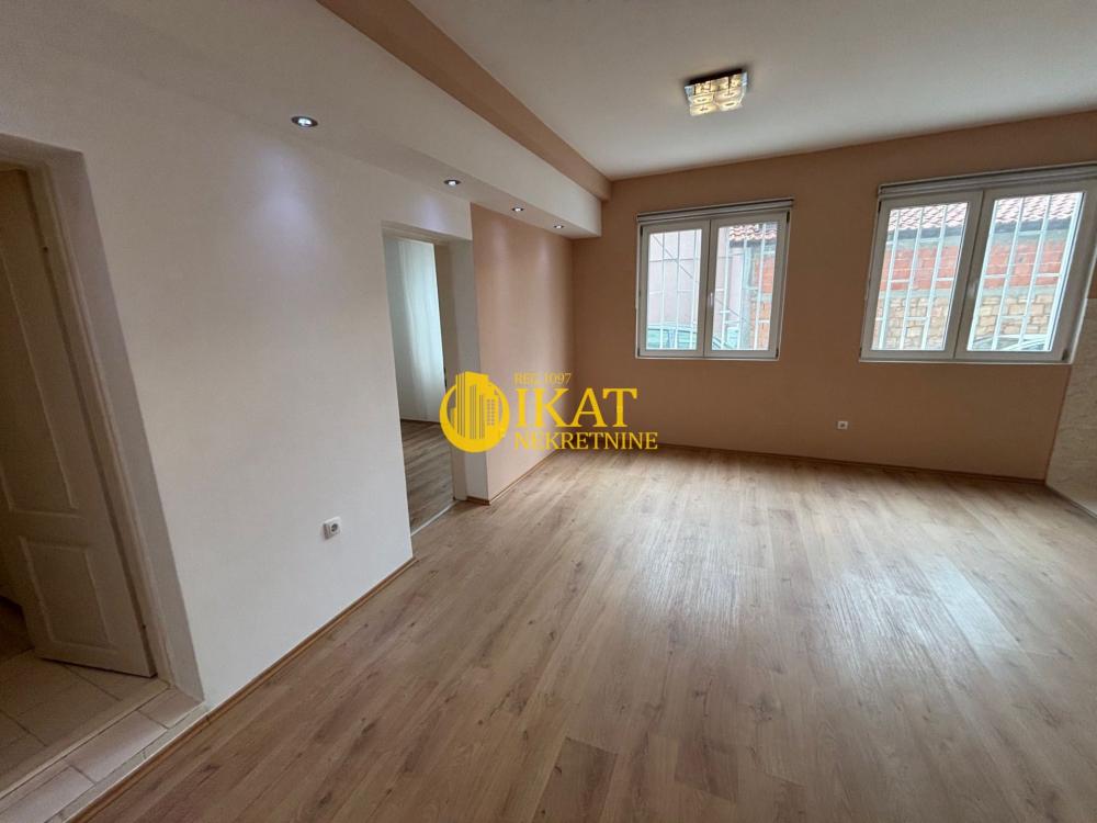 Stan na prodaju u Beogradu, Kumodraž, jednoiposoban, 45m2, cena 85000 evra