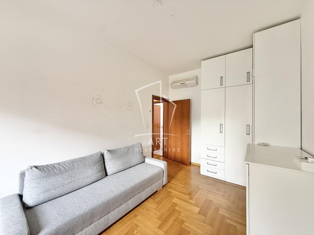 Stan na prodaju u Beogradu, Crveni Krst, trosoban, 102m2, cena 430000 evra