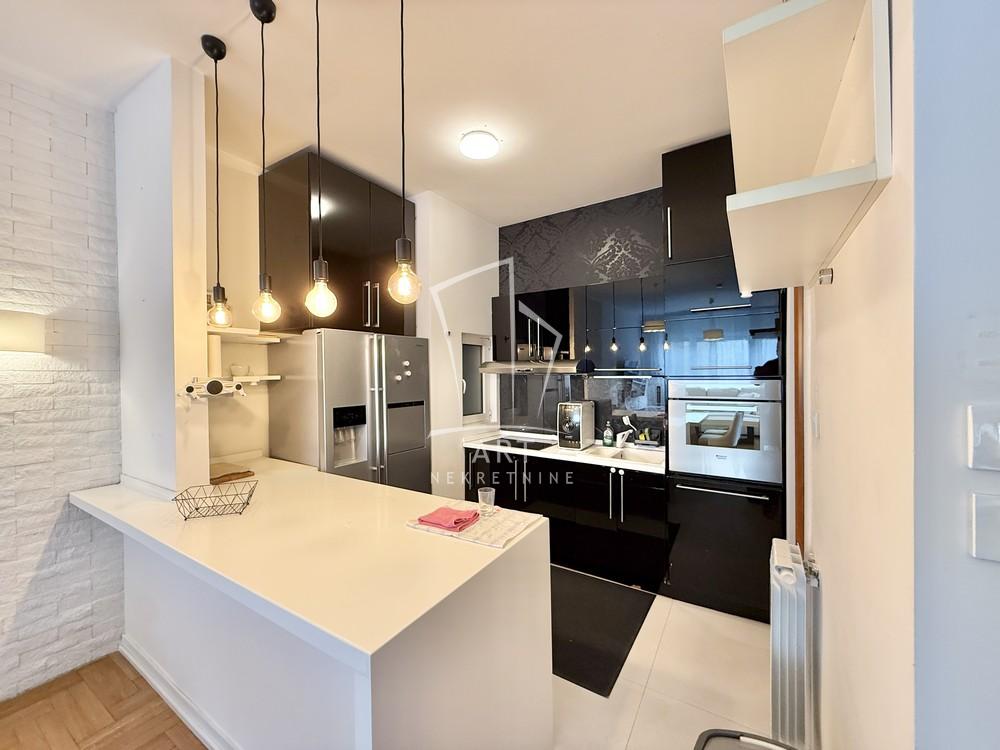 Stan na prodaju u Beogradu, Crveni Krst, trosoban, 102m2, cena 430000 evra