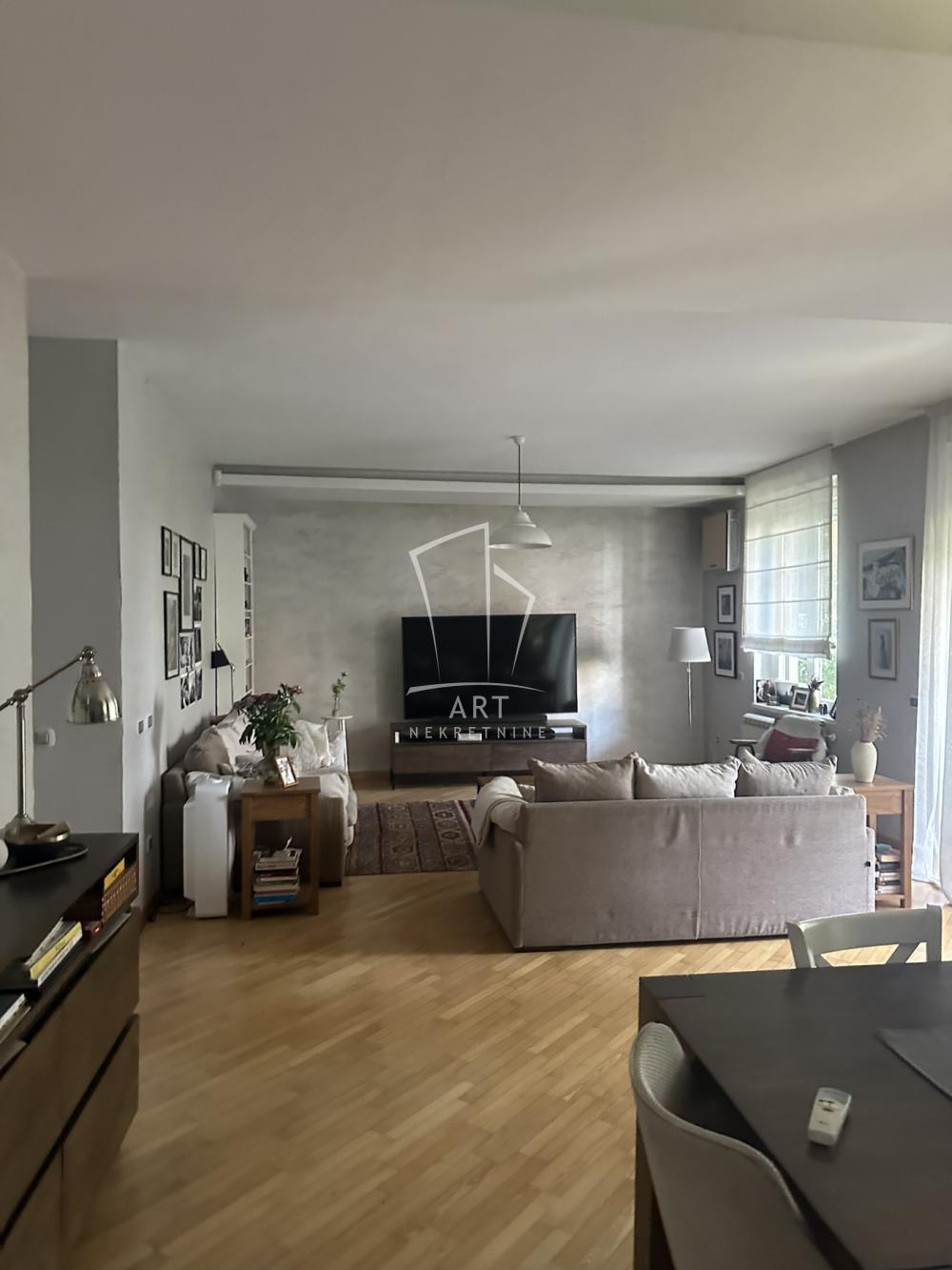 Stan na prodaju u Beogradu, Autokomanda, 139m2, cena 670000 evra