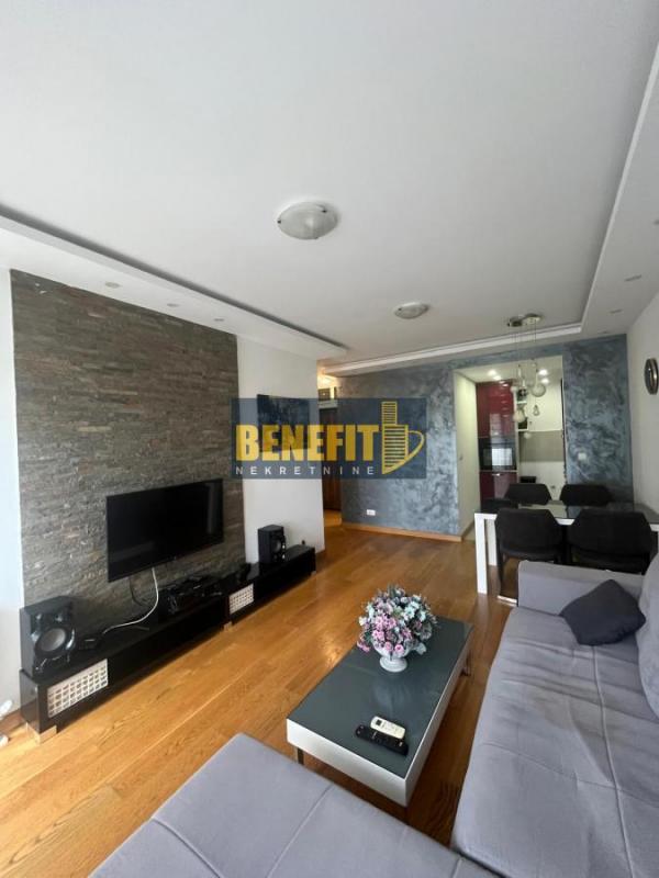 Stan na prodaju u Beogradu, Novi Beograd blok 67A (Belvile), dvosoban, 49m2, cena 240000 evra