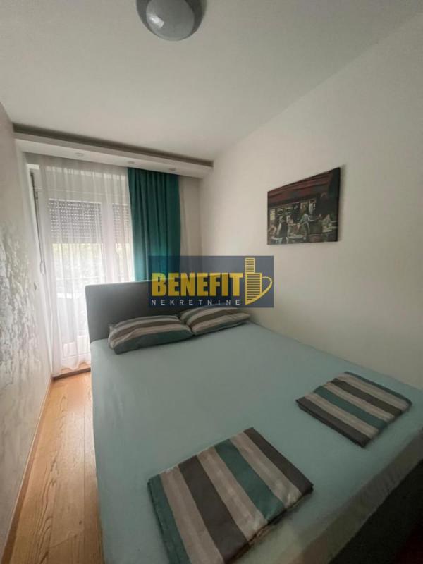 Stan na prodaju u Beogradu, Novi Beograd blok 67A (Belvile), dvosoban, 49m2, cena 240000 evra
