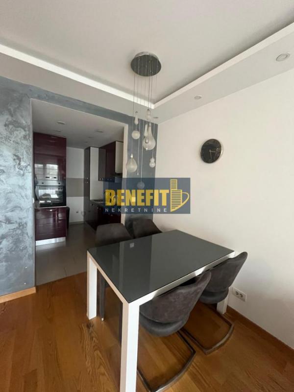 Stan na prodaju u Beogradu, Novi Beograd blok 67A (Belvile), dvosoban, 49m2, cena 240000 evra