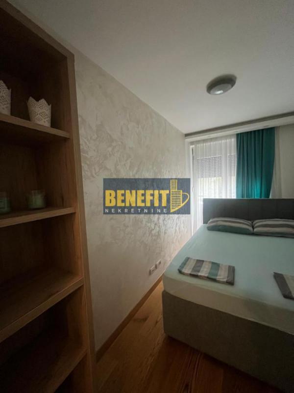 Stan na prodaju u Beogradu, Novi Beograd blok 67A (Belvile), dvosoban, 49m2, cena 240000 evra