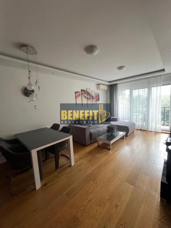 Stan na prodaju u Beogradu, Novi Beograd blok 67A (Belvile), dvosoban, 49m2, cena 240000 evra