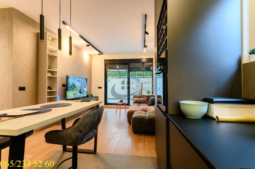 Stan na prodaju u Beogradu, Voždovac, trosoban, 54m2, cena 225000 evra