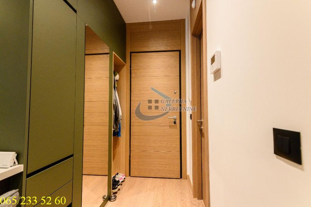 Stan na prodaju u Beogradu, Voždovac, trosoban, 54m2, cena 225000 evra