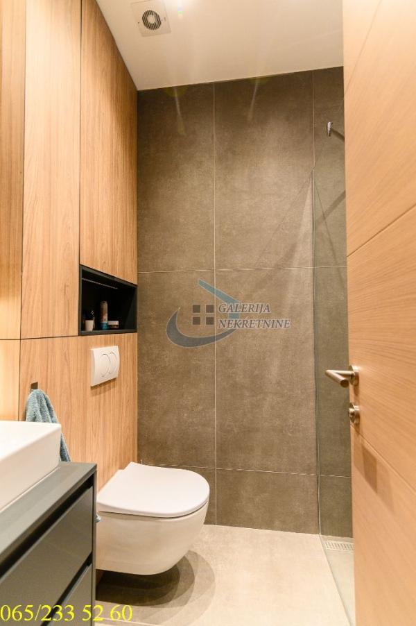 Stan na prodaju u Beogradu, Voždovac, trosoban, 54m2, cena 225000 evra