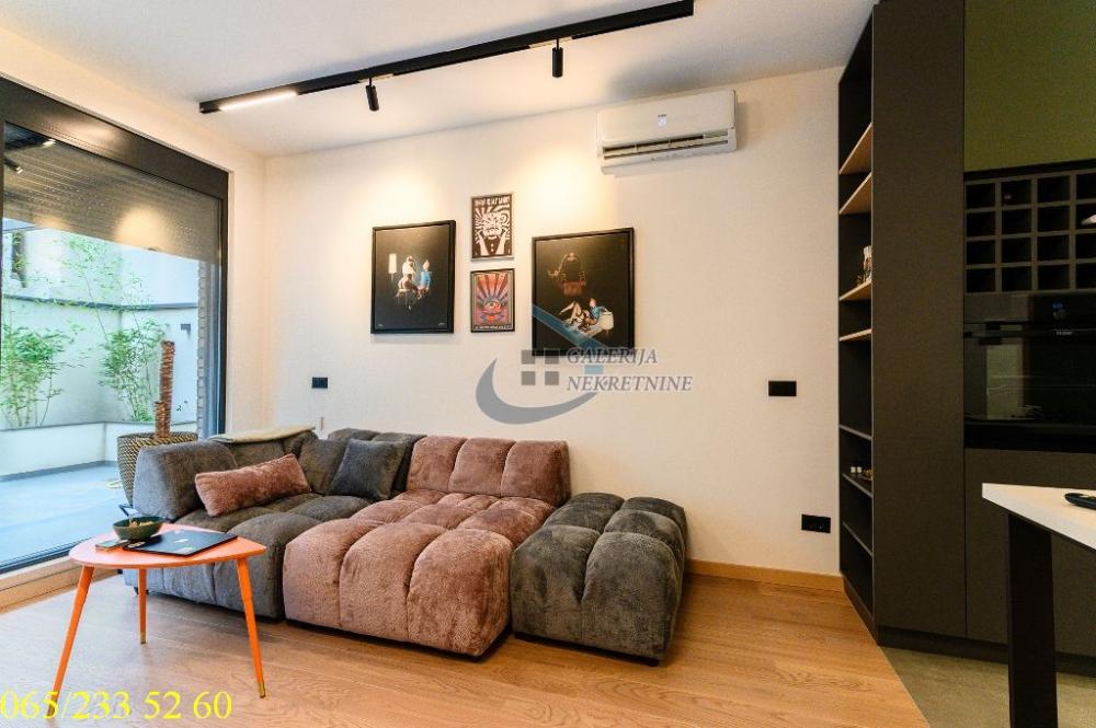 Stan na prodaju u Beogradu, Voždovac, trosoban, 54m2, cena 225000 evra