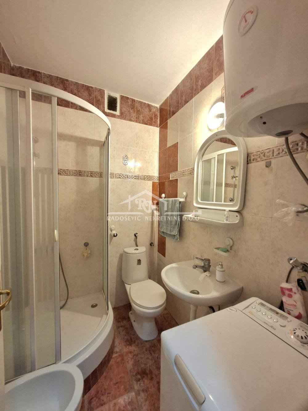 Stan na prodaju u Beogradu, Banovo brdo, dvosoban, 65m2, cena 195000 evra