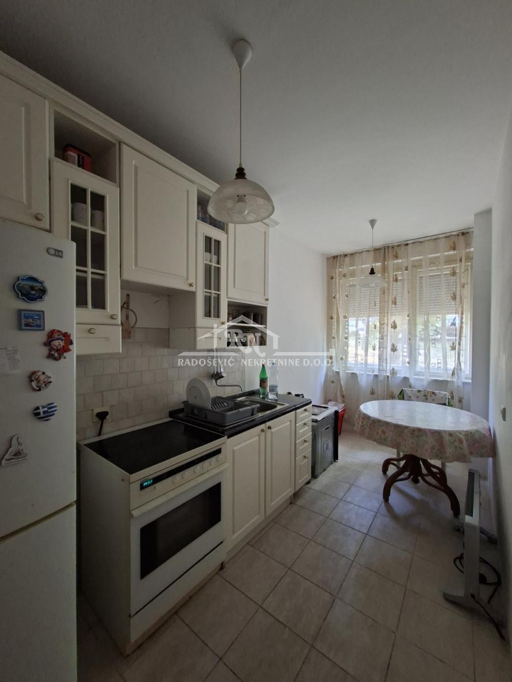 Stan na prodaju u Beogradu, Banovo brdo, dvosoban, 65m2, cena 195000 evra