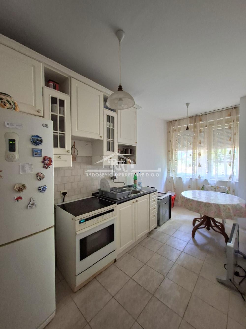 Stan na prodaju u Beogradu, Banovo brdo, dvosoban, 65m2, cena 195000 evra