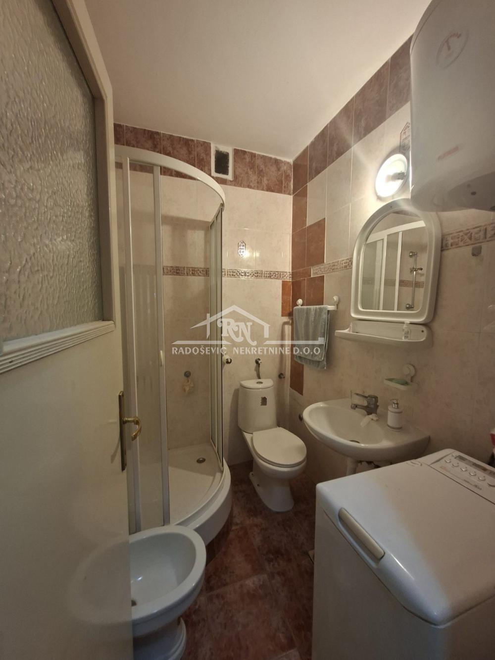 Stan na prodaju u Beogradu, Banovo brdo, dvosoban, 65m2, cena 195000 evra