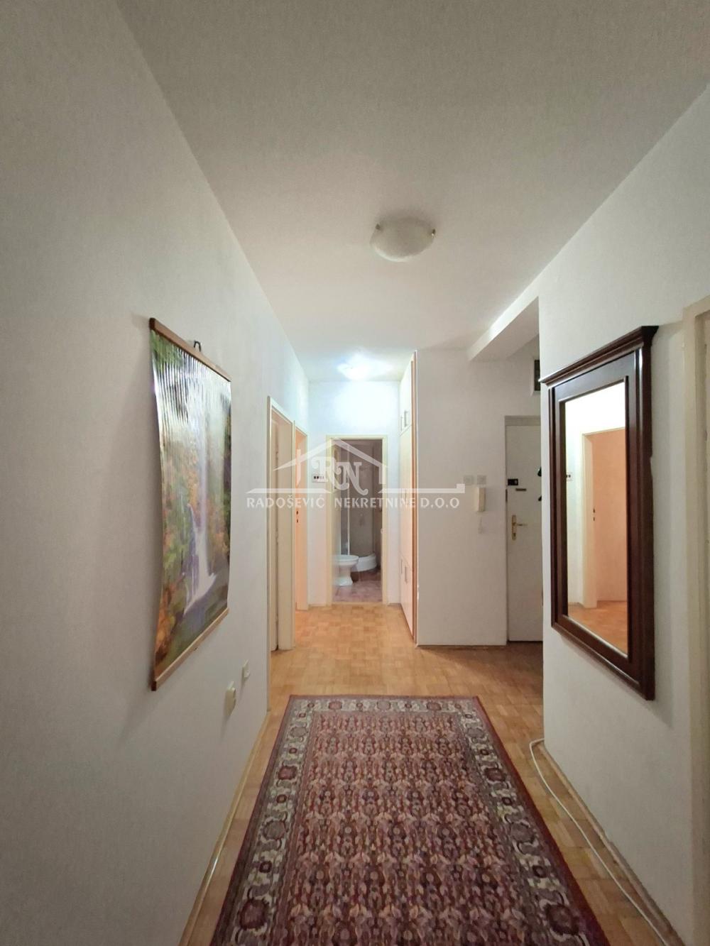 Stan na prodaju u Beogradu, Banovo brdo, dvosoban, 65m2, cena 195000 evra