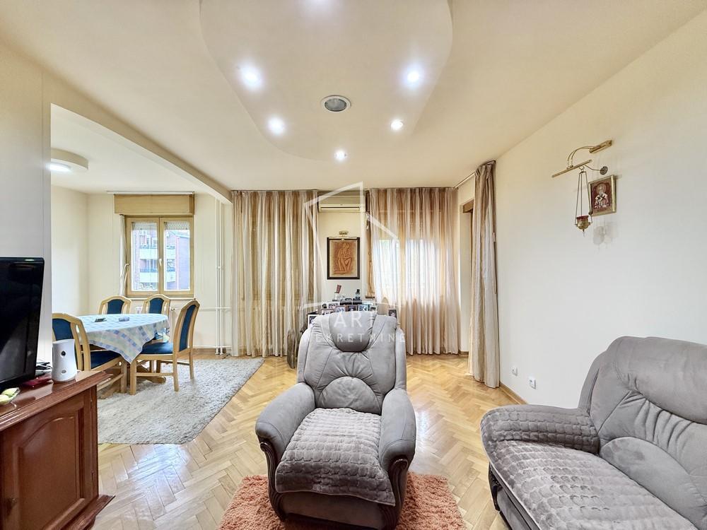 Stan na prodaju u Beogradu, Čukarica, trosoban, 84m2, cena 280000 evra