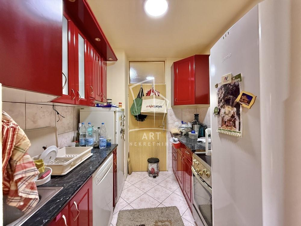 Stan na prodaju u Beogradu, Čukarica, trosoban, 84m2, cena 280000 evra