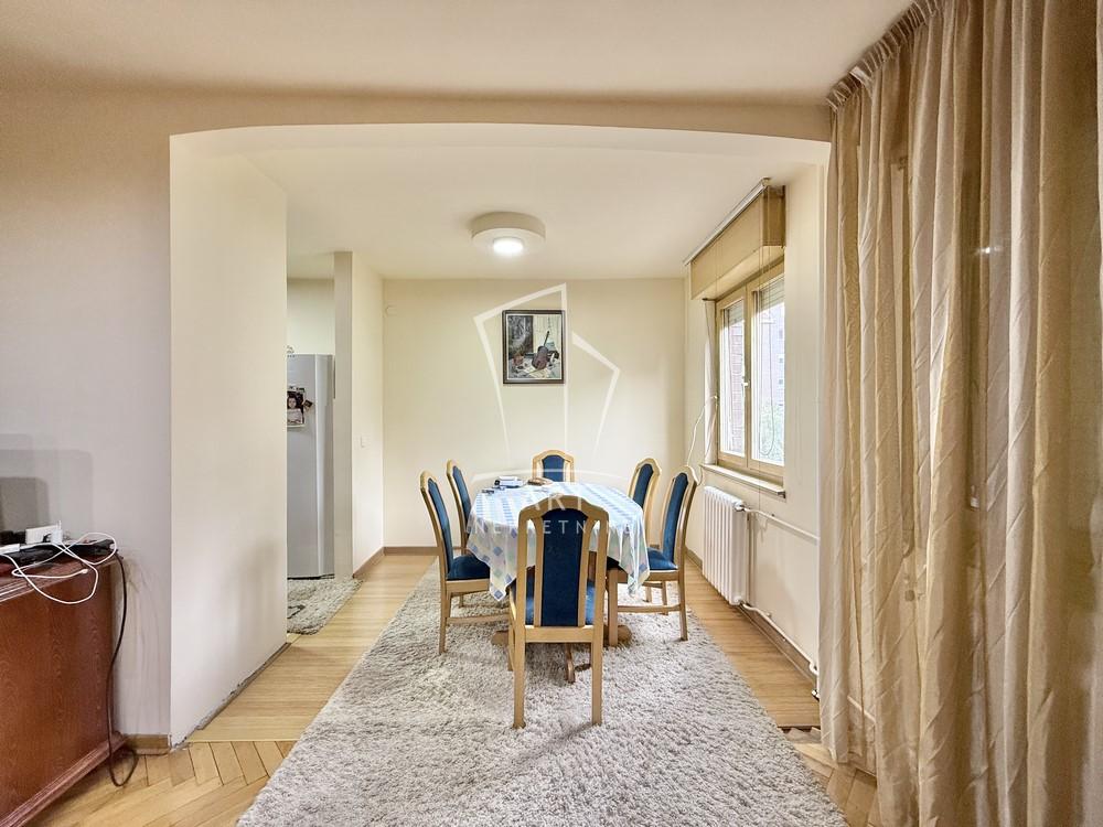 Stan na prodaju u Beogradu, Čukarica, trosoban, 84m2, cena 280000 evra