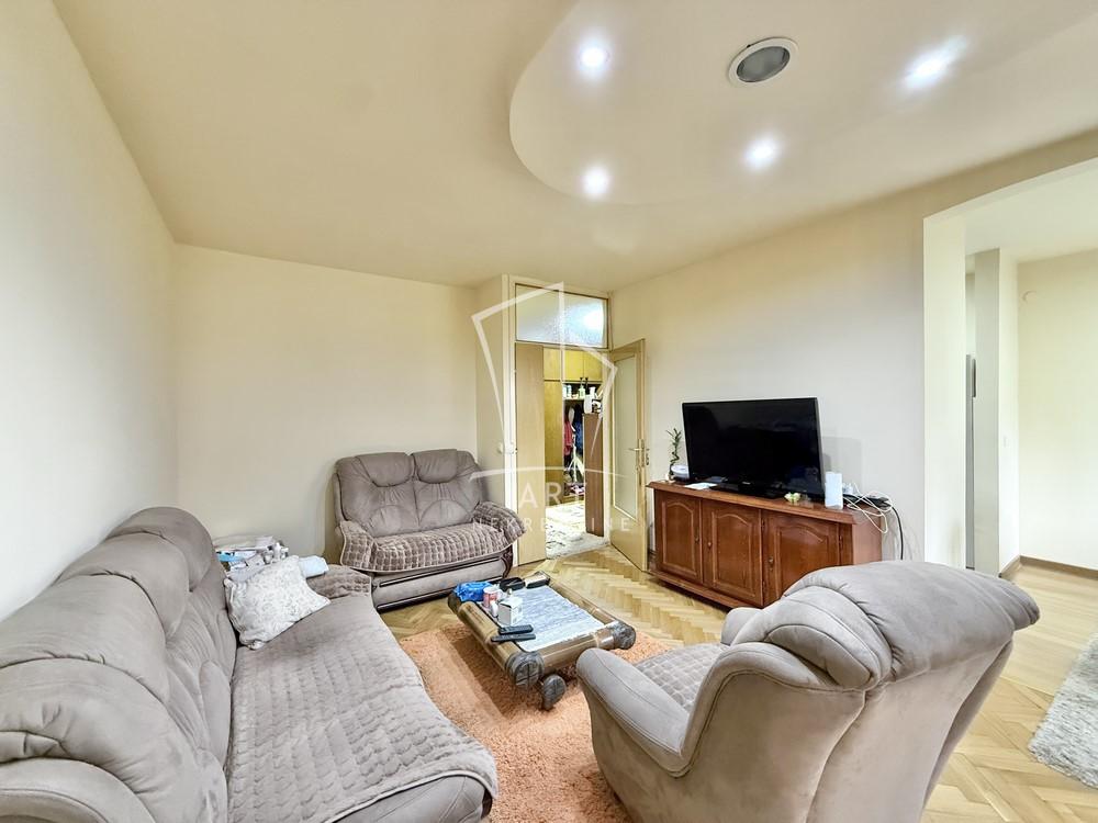 Stan na prodaju u Beogradu, Čukarica, trosoban, 84m2, cena 280000 evra