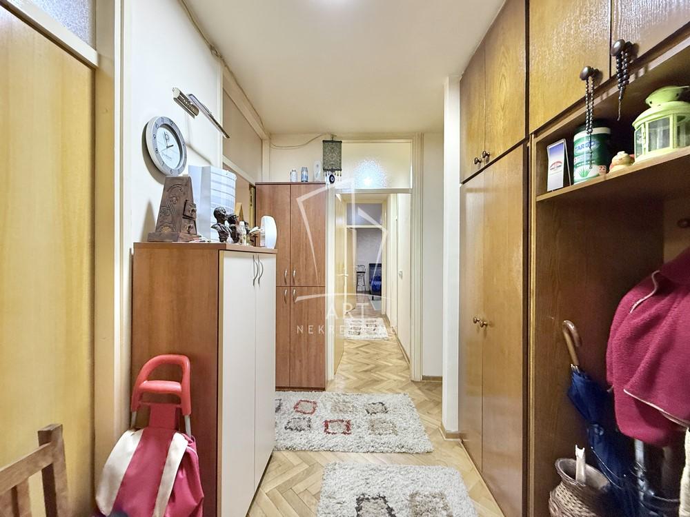 Stan na prodaju u Beogradu, Čukarica, trosoban, 84m2, cena 280000 evra