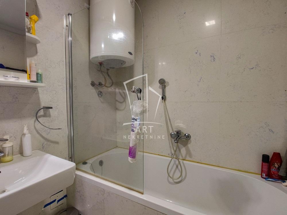 Stan na prodaju u Beogradu, Vračar (Hram), trosoban, 69m2, cena 320000 evra