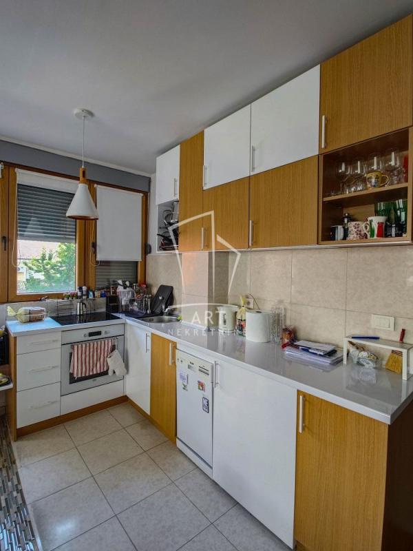 Stan na prodaju u Beogradu, Vračar (Hram), trosoban, 69m2, cena 320000 evra