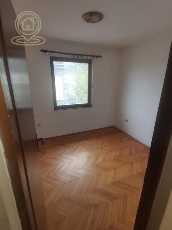 Stan na prodaju u Beogradu, Karaburma, jednoiposoban, 44m2, cena 127000 evra