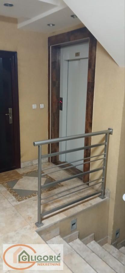 Stan na prodaju u Beogradu, Cvetkova pijaca, jednosoban, 33m2, cena 155000 evra