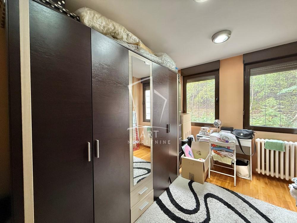 Stan na prodaju u Beogradu, Čukarica, cetvorosoban, 101m2, cena 310000 evra