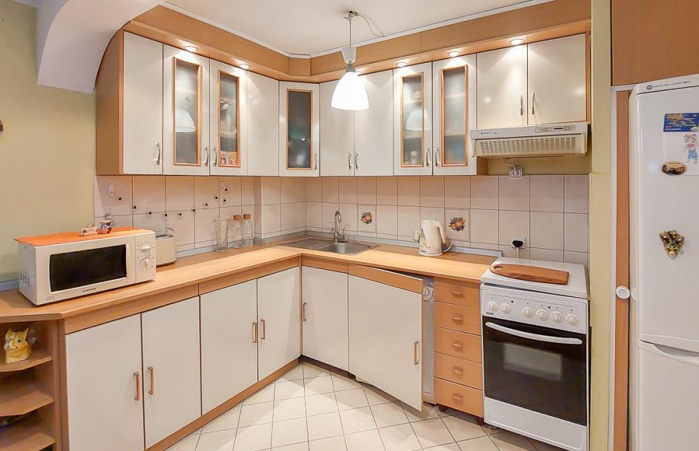 Stan na prodaju u Beogradu, Cerak vinogradi, dvoiposoban, 64m2, cena 168000 evra