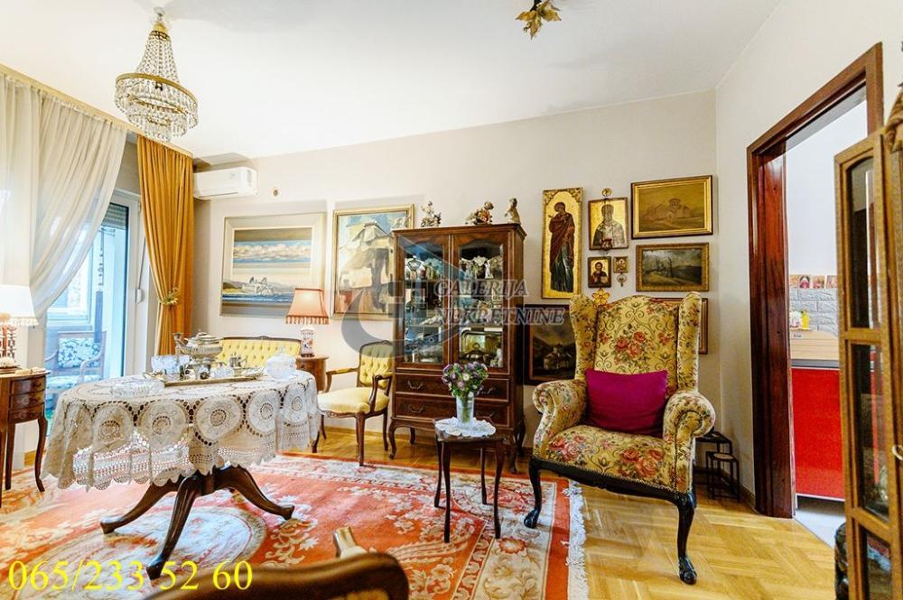 Stan na prodaju u Beogradu, Vračar, dvoiposoban, 61m2, cena 240000 evra