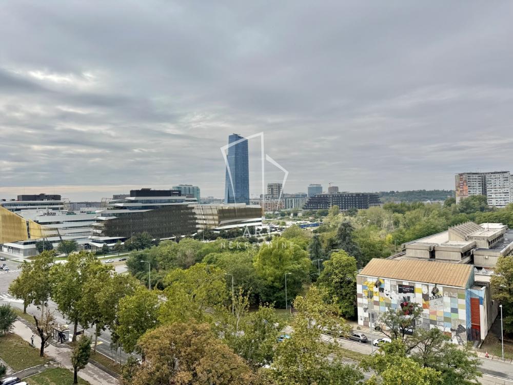 Stan na prodaju u Beogradu, Novi Beograd blok 28 (Potkovica), troiposoban, 72m2, cena 298500 evra