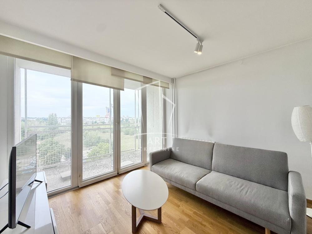 Stan na prodaju u Beogradu, Novi Beograd blok 28 (Potkovica), troiposoban, 72m2, cena 298500 evra