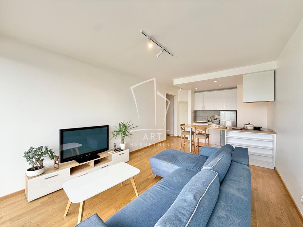 Stan na prodaju u Beogradu, Novi Beograd blok 28 (Potkovica), troiposoban, 72m2, cena 298500 evra