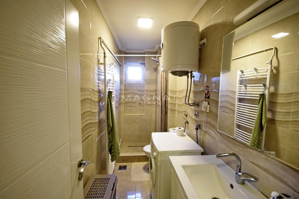 Stan na prodaju u Beogradu, Vračar, dvosoban, 54m2, cena 187900 evra